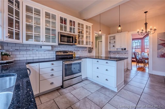 912 Main Street, Memphis, IN 47143