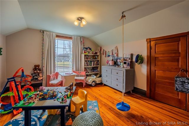 912 Main Street, Memphis, IN 47143