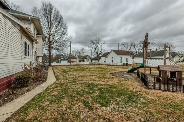 912 Main Street, Memphis, IN 47143