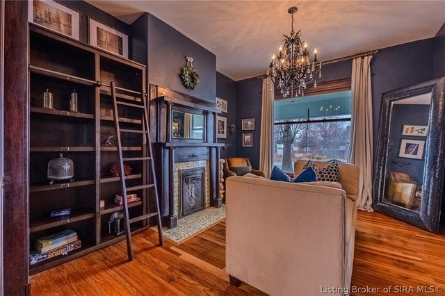 912 Main Street, Memphis, IN 47143