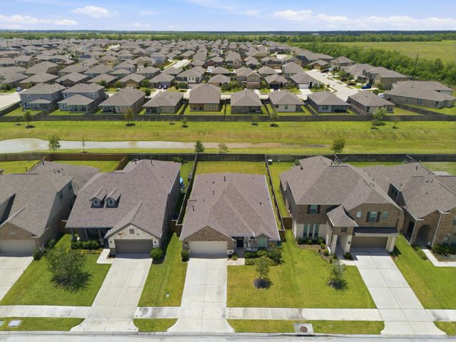 10318 Muir Bend Drive, Rosharon, TX 77583