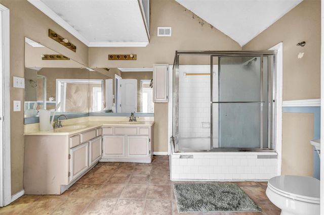 3 Chuckwagon Court, Angleton, TX 77515