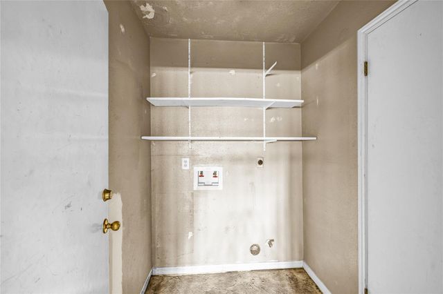 3 Chuckwagon Court, Angleton, TX 77515