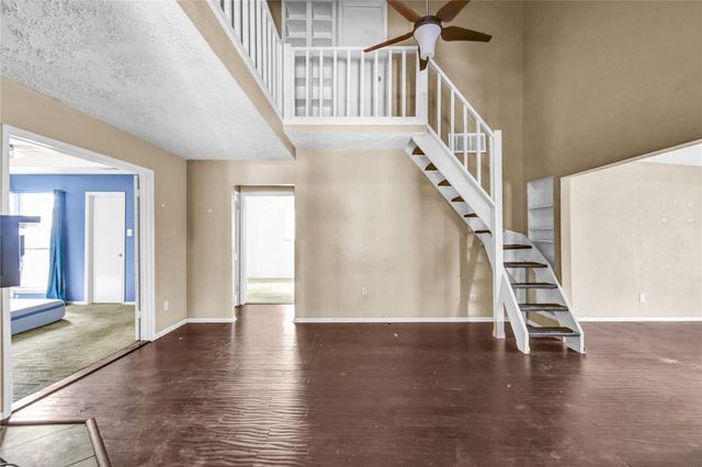 3 Chuckwagon Court, Angleton, TX 77515
