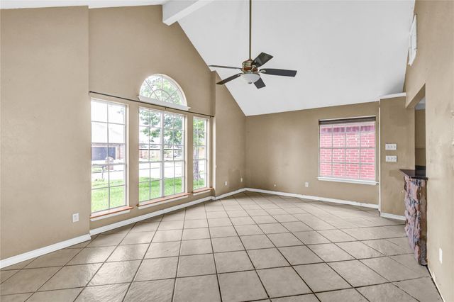 3 Chuckwagon Court, Angleton, TX 77515