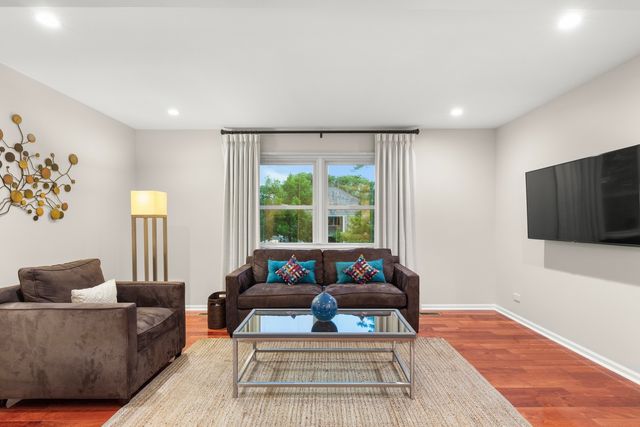 2335 Indian Ridge Drive, Glenview, IL 60026