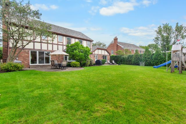 2335 Indian Ridge Drive, Glenview, IL 60026