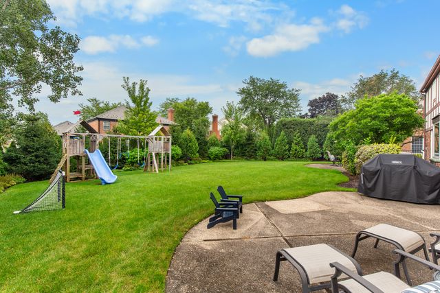 2335 Indian Ridge Drive, Glenview, IL 60026