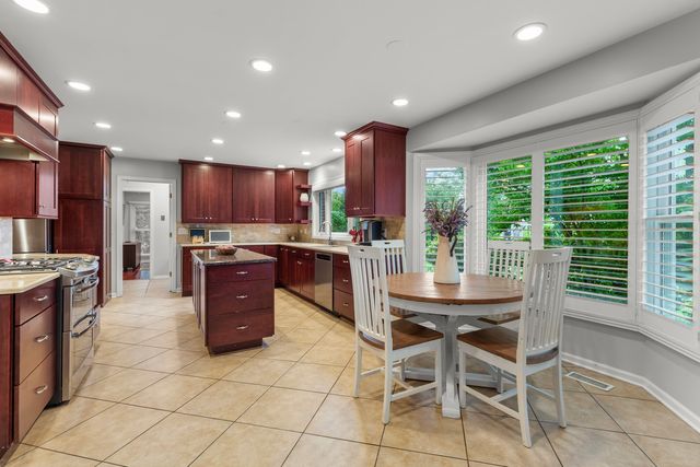 2335 Indian Ridge Drive, Glenview, IL 60026