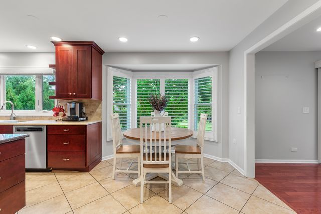 2335 Indian Ridge Drive, Glenview, IL 60026