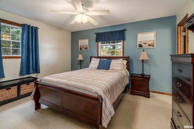 135 OAK Circle, Goreville, IL 62939