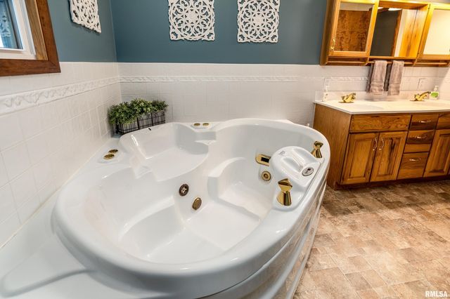 135 OAK Circle, Goreville, IL 62939