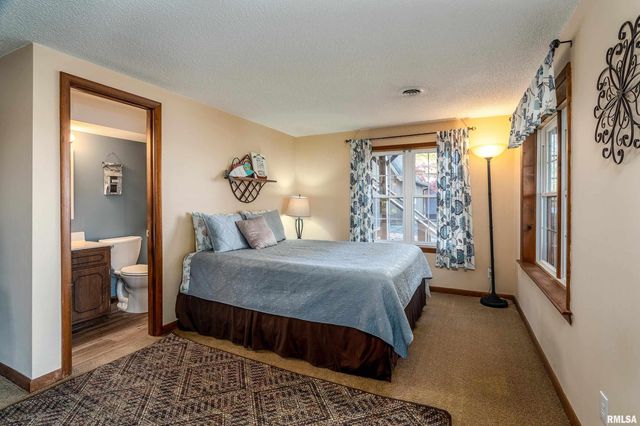 135 OAK Circle, Goreville, IL 62939