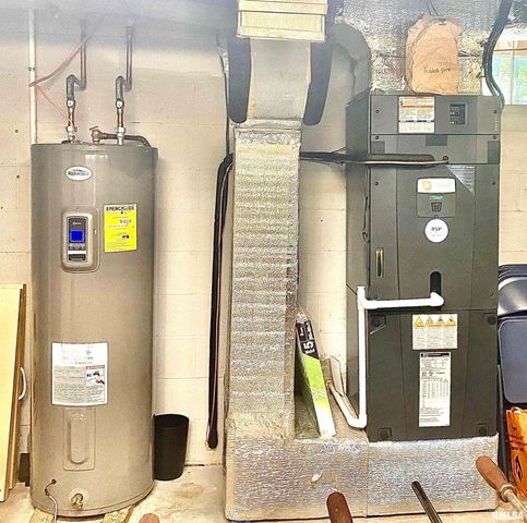 135 OAK Circle, Goreville, IL 62939