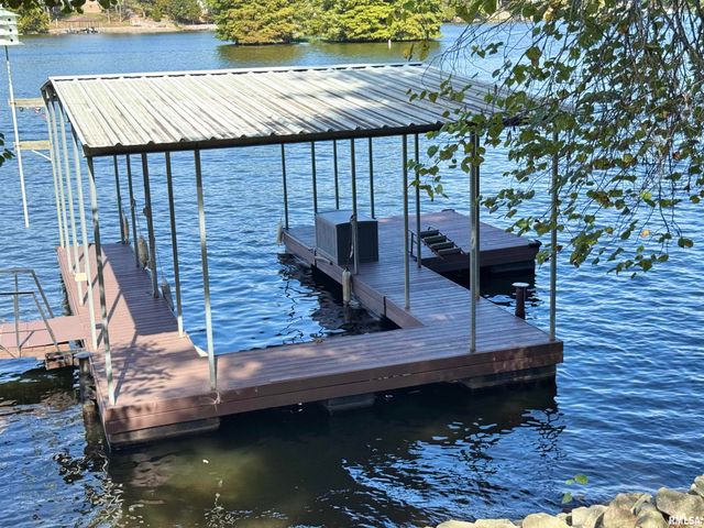 135 OAK Circle, Goreville, IL 62939