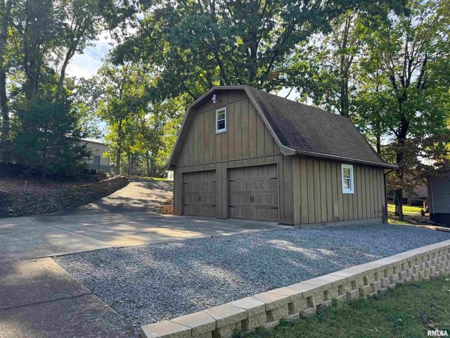 135 OAK Circle, Goreville, IL 62939