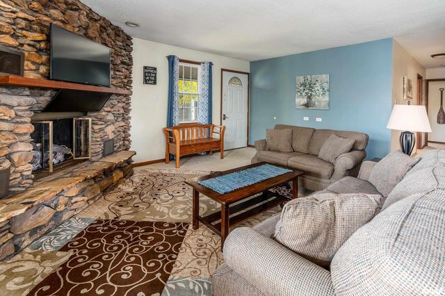 135 OAK Circle, Goreville, IL 62939