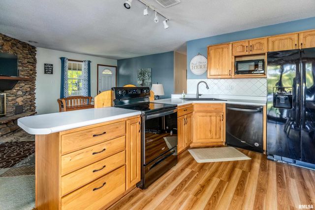 135 OAK Circle, Goreville, IL 62939