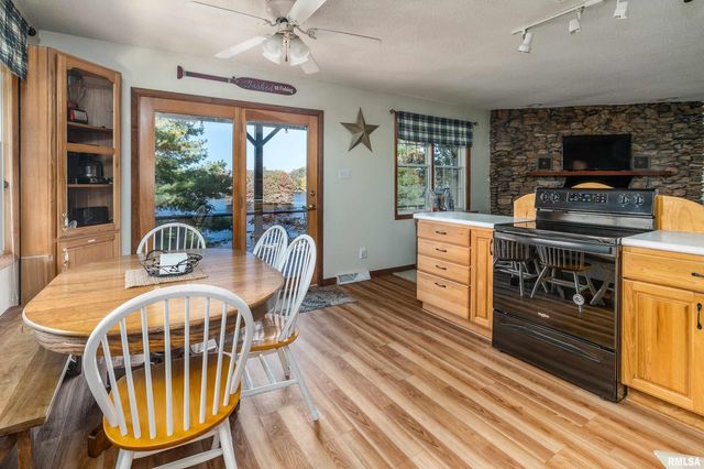 135 OAK Circle, Goreville, IL 62939