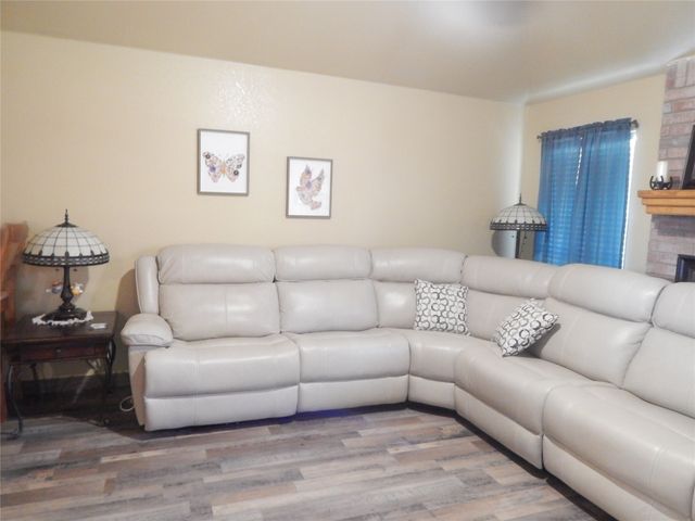 813 Emily Trail, Azle, TX 76020