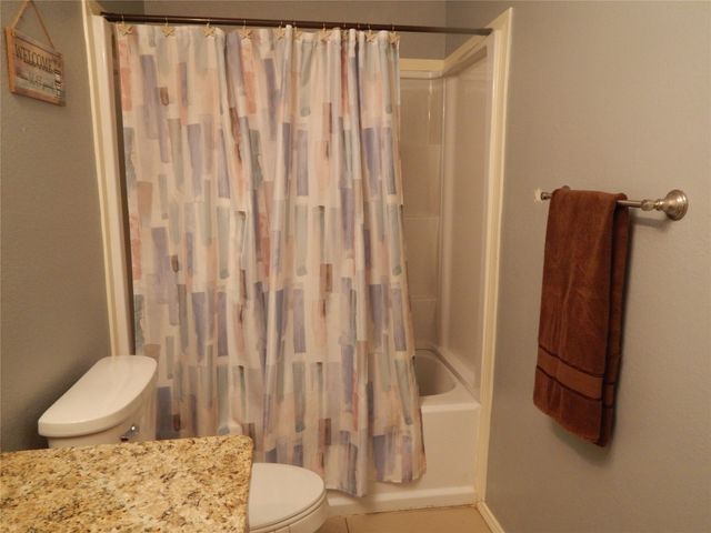 813 Emily Trail, Azle, TX 76020