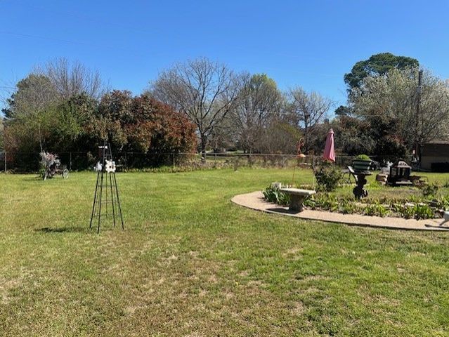 813 Emily Trail, Azle, TX 76020