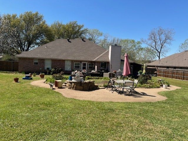 813 Emily Trail, Azle, TX 76020