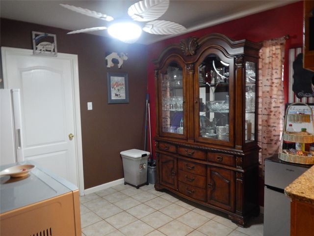 813 Emily Trail, Azle, TX 76020