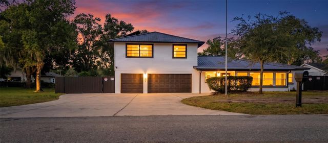 1736 W COUNTRY CLUB, Tampa, FL 33612