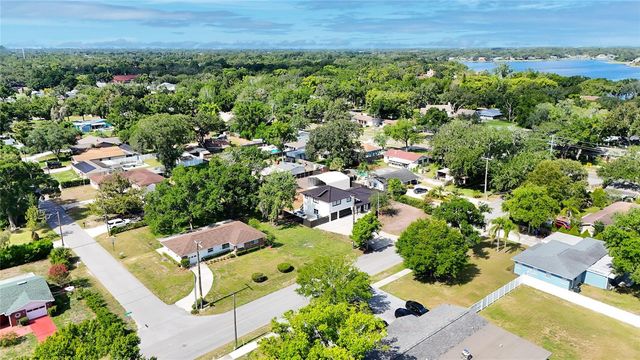 1736 W COUNTRY CLUB, Tampa, FL 33612