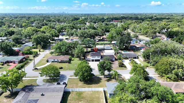 1736 W COUNTRY CLUB, Tampa, FL 33612