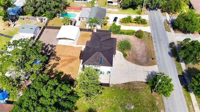 1736 W COUNTRY CLUB, Tampa, FL 33612