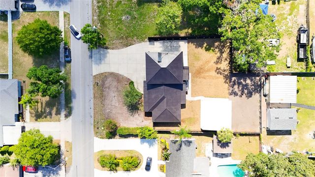 1736 W COUNTRY CLUB, Tampa, FL 33612