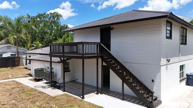 1736 W COUNTRY CLUB, Tampa, FL 33612