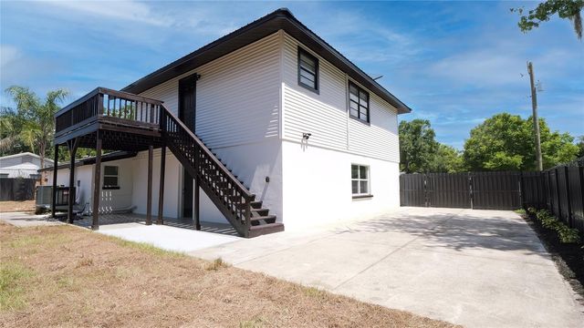 1736 W COUNTRY CLUB, Tampa, FL 33612