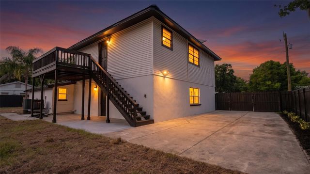 1736 W COUNTRY CLUB, Tampa, FL 33612