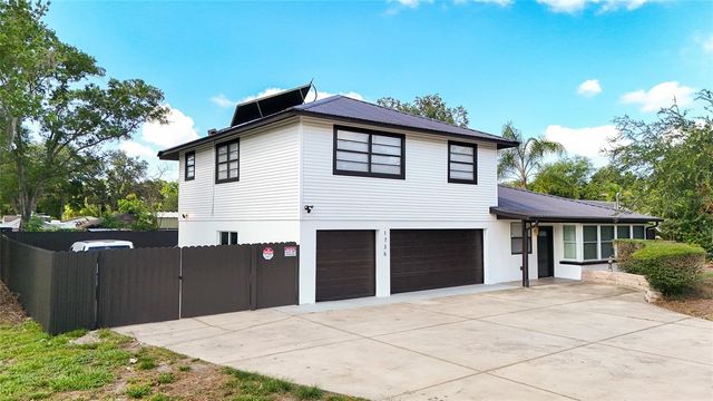 1736 W COUNTRY CLUB, Tampa, FL 33612