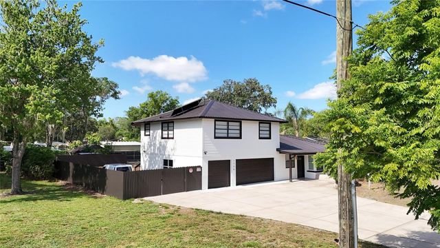 1736 W COUNTRY CLUB, Tampa, FL 33612