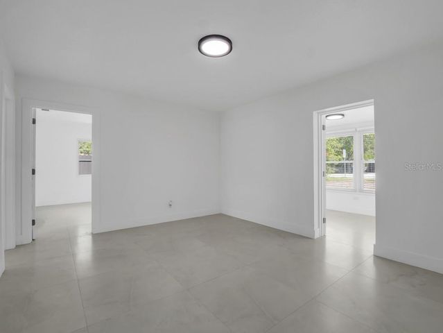 1736 W COUNTRY CLUB, Tampa, FL 33612