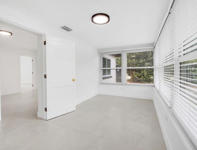 1736 W COUNTRY CLUB, Tampa, FL 33612