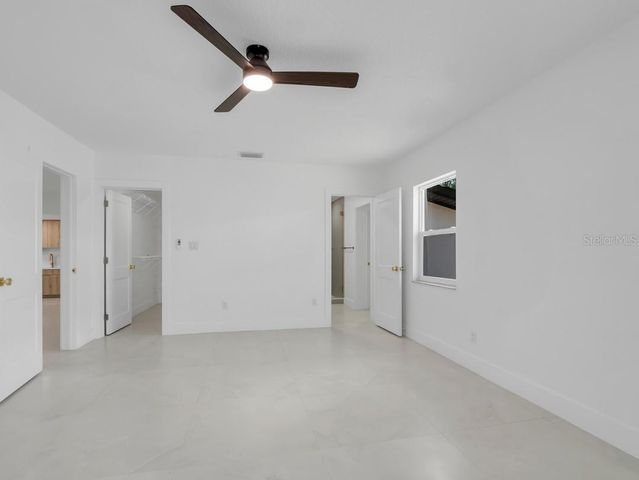 1736 W COUNTRY CLUB, Tampa, FL 33612