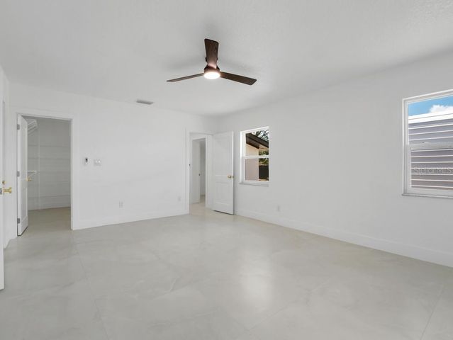 1736 W COUNTRY CLUB, Tampa, FL 33612