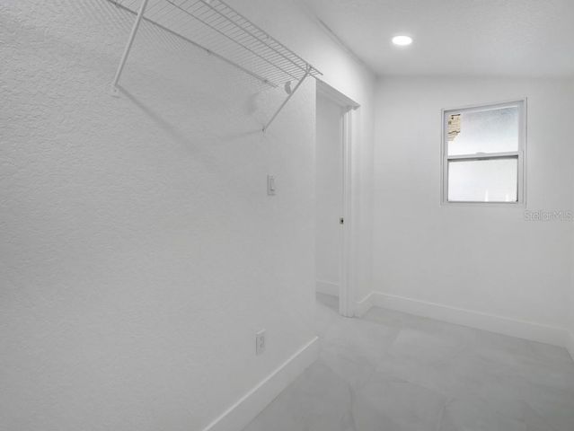 1736 W COUNTRY CLUB, Tampa, FL 33612
