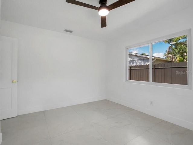 1736 W COUNTRY CLUB, Tampa, FL 33612