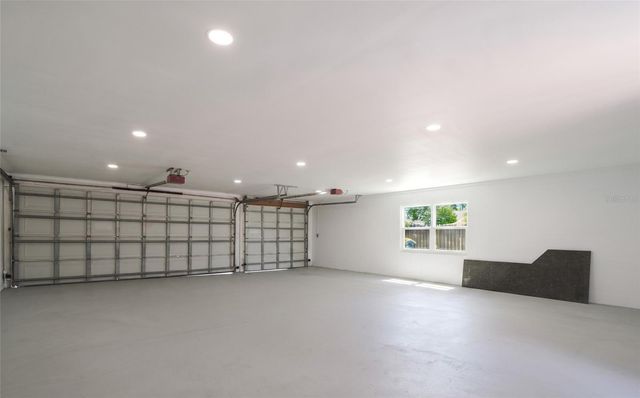 1736 W COUNTRY CLUB, Tampa, FL 33612