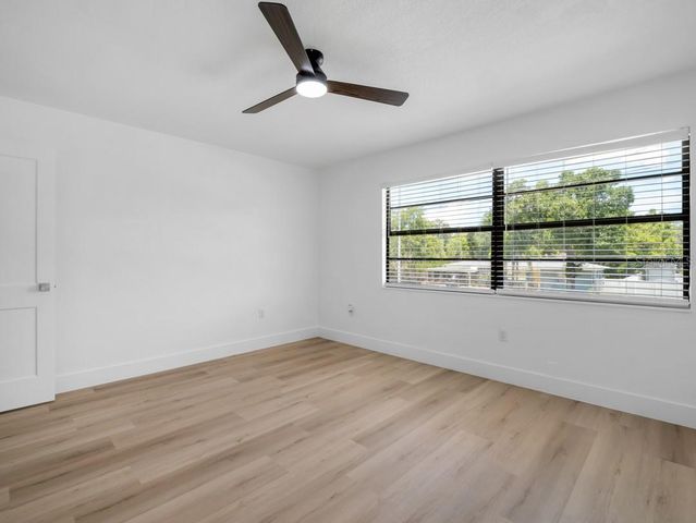 1736 W COUNTRY CLUB, Tampa, FL 33612