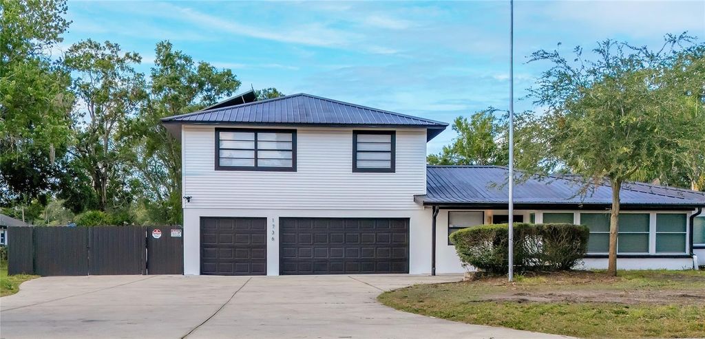 1736 W COUNTRY CLUB, Tampa, FL 33612