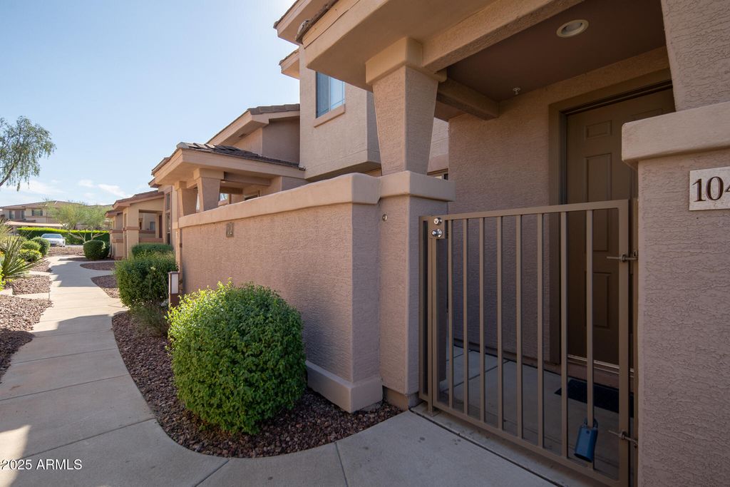 42424 N GAVILAN PEAK Parkway 12104, Anthem, AZ 85086