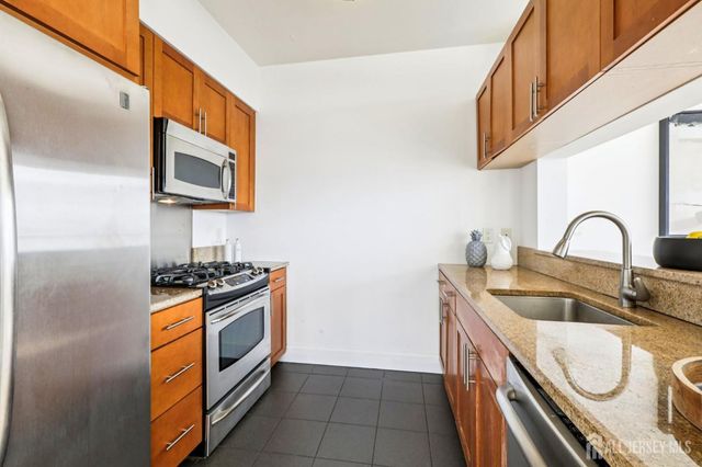 1 Spring Street 1004, New Brunswick, NJ 08901