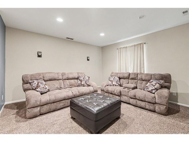 6346 N Espana St, Aurora, CO 80019